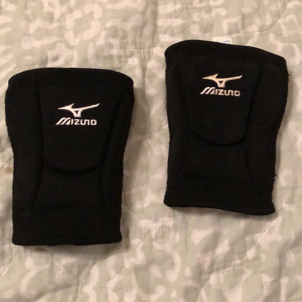 Medium Black Mizuno Kneepads